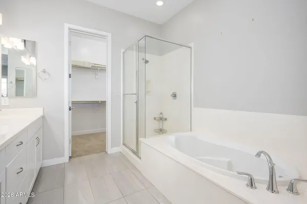 $2,700 | 824 East Monte Way, Phoenix, AZ 85042