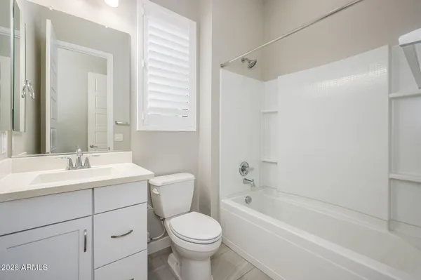 $2,700 | 824 East Monte Way, Phoenix, AZ 85042