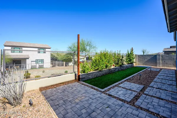 $2,700 | 824 East Monte Way, Phoenix, AZ 85042