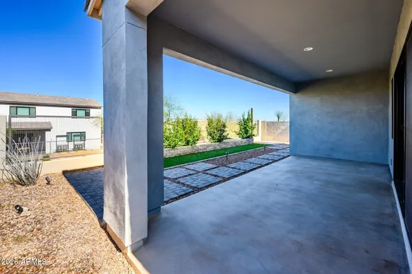 $2,700 | 824 East Monte Way, Phoenix, AZ 85042