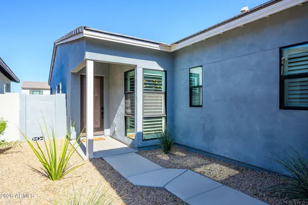 $2,700 | 824 East Monte Way, Phoenix, AZ 85042