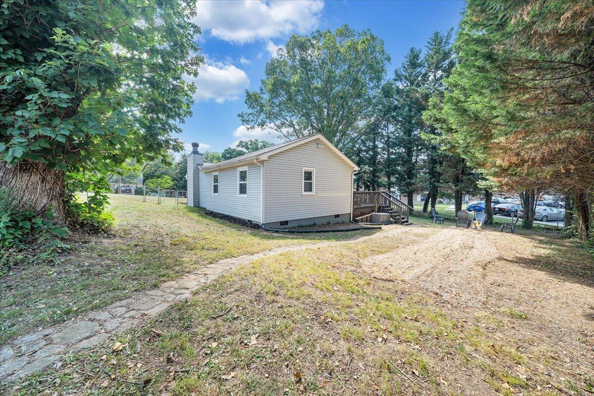 105 Barnett Road Salem, VA 24153 - Photo 33 of 44 33-MIB02664