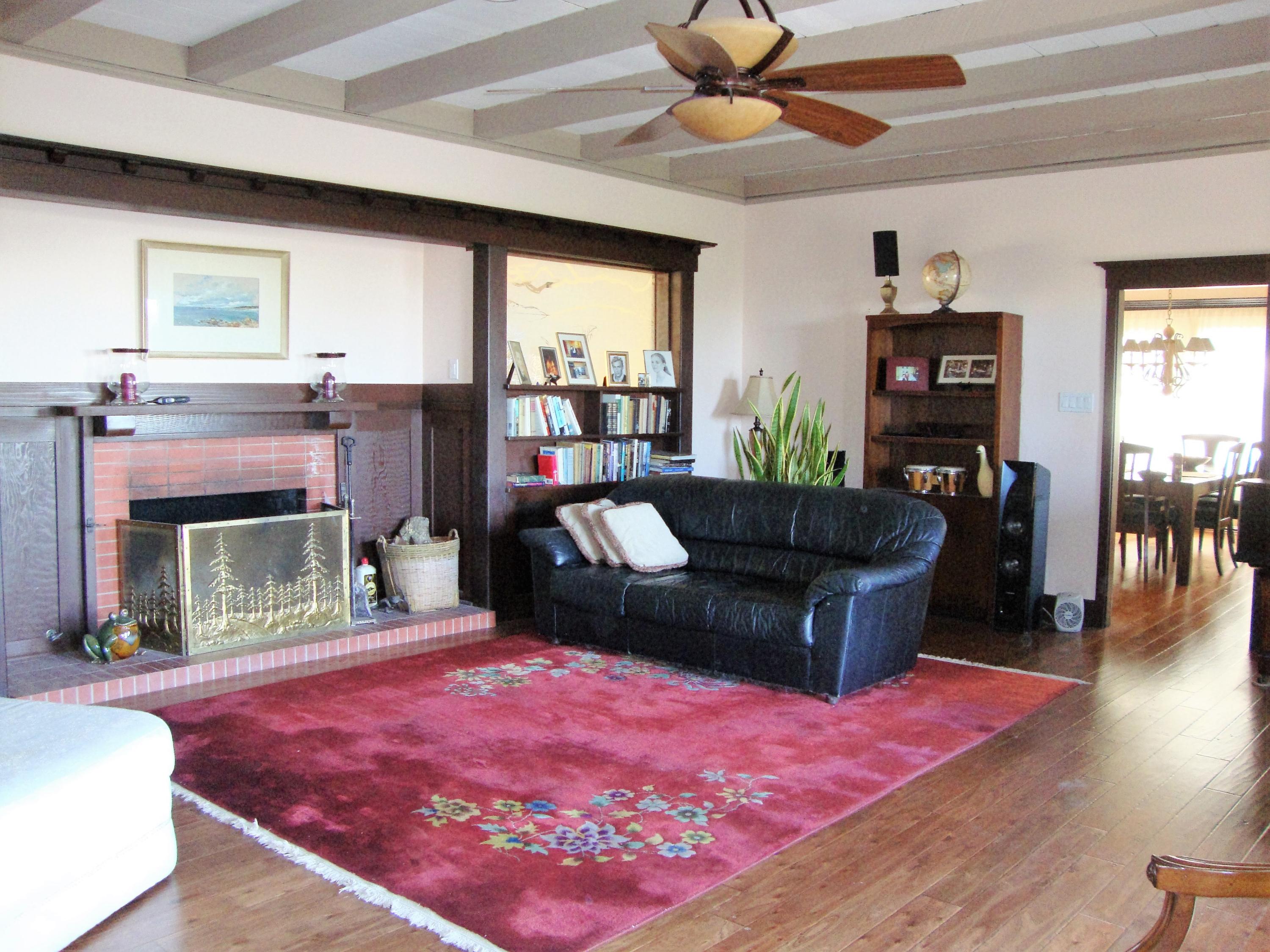 989 Tornoe Road Santa Barbara, CA 93105 - Photo 3 of 25 Grand Living Room