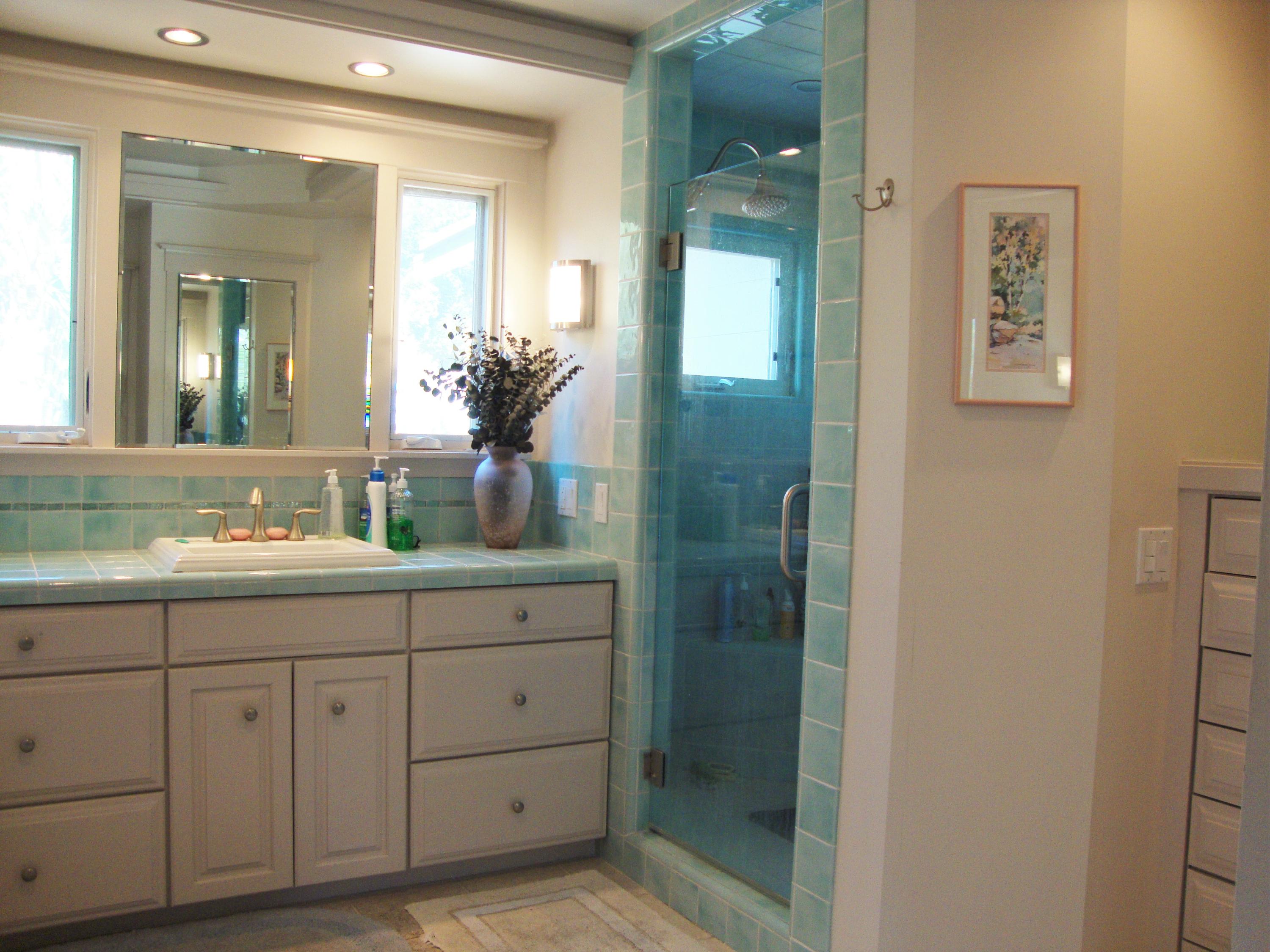 989 Tornoe Road Santa Barbara, CA 93105 - Photo 10 of 25 Master Bath