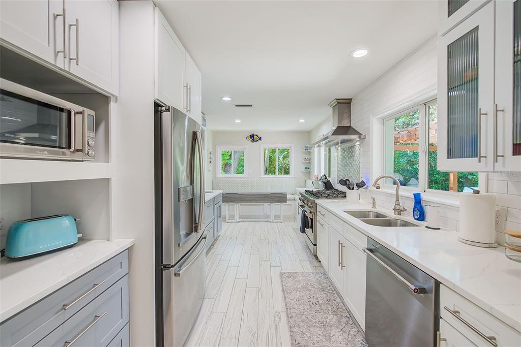 1578 Druid Road South Belleair, FL 33756 - Photo 11 of 55