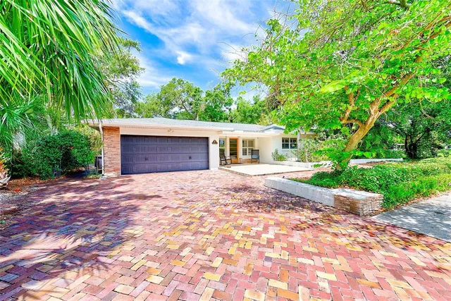 $1,099,995 | 1578 Druid Road South, Belleair, FL 33756