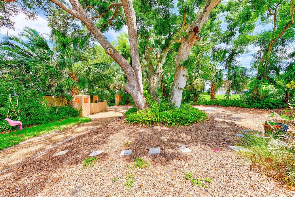 1578 Druid Road South Belleair, FL 33756 - Photo 40 of 55