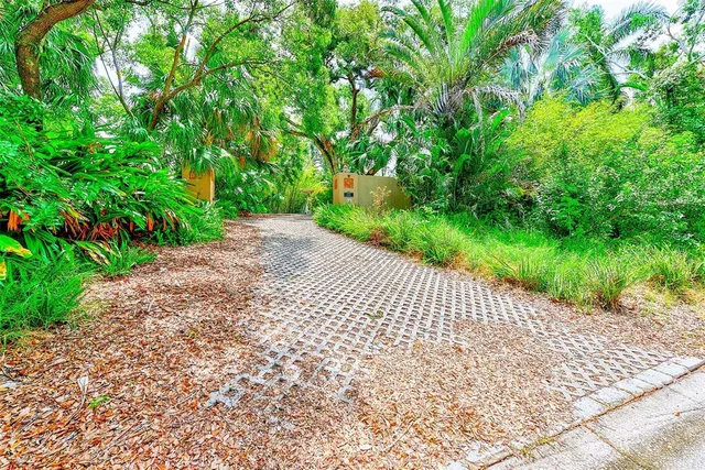 $1,099,995 | 1578 Druid Road South, Belleair, FL 33756