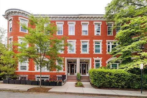 $1,295,000 | 23 Strathmore Road, Unit 3, Brookline, MA 02445