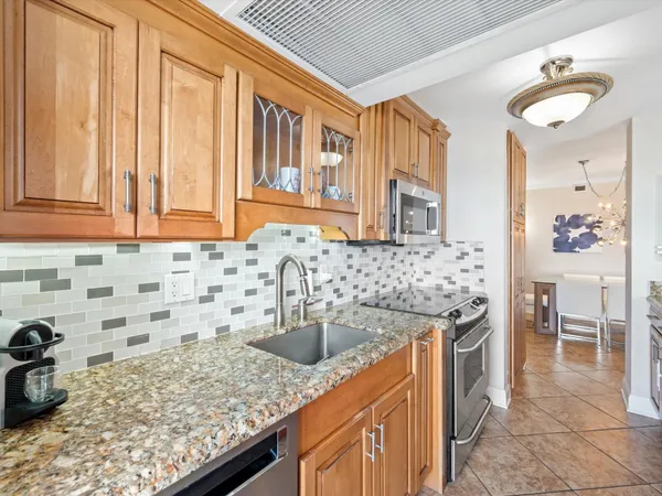 $499,000 | 2841 North Ocean Boulevard, Unit 1407, Fort Lauderdale, FL 33308