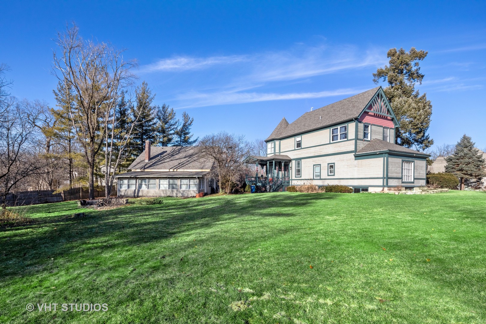 5324 Turvey Court Downers Grove, IL 60515 - Photo 21 of 27 a house view with a garden space