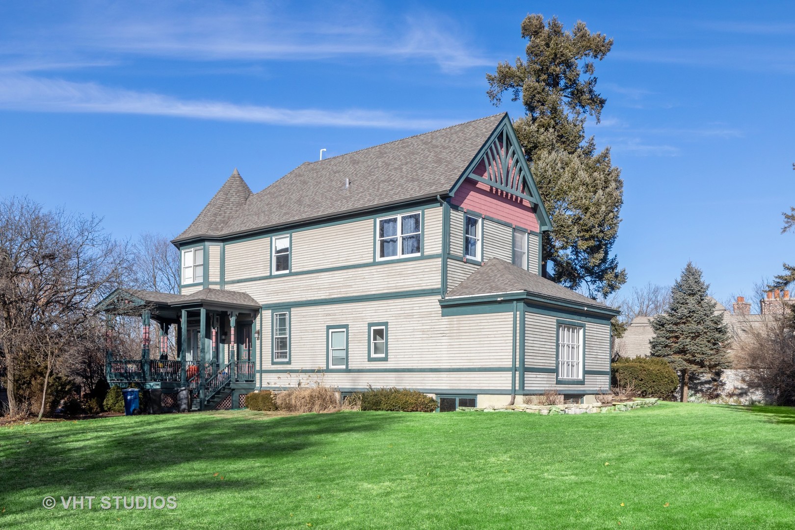 5324 Turvey Court Downers Grove, IL 60515 - Photo 25 of 27 a front view of a house with a garden
