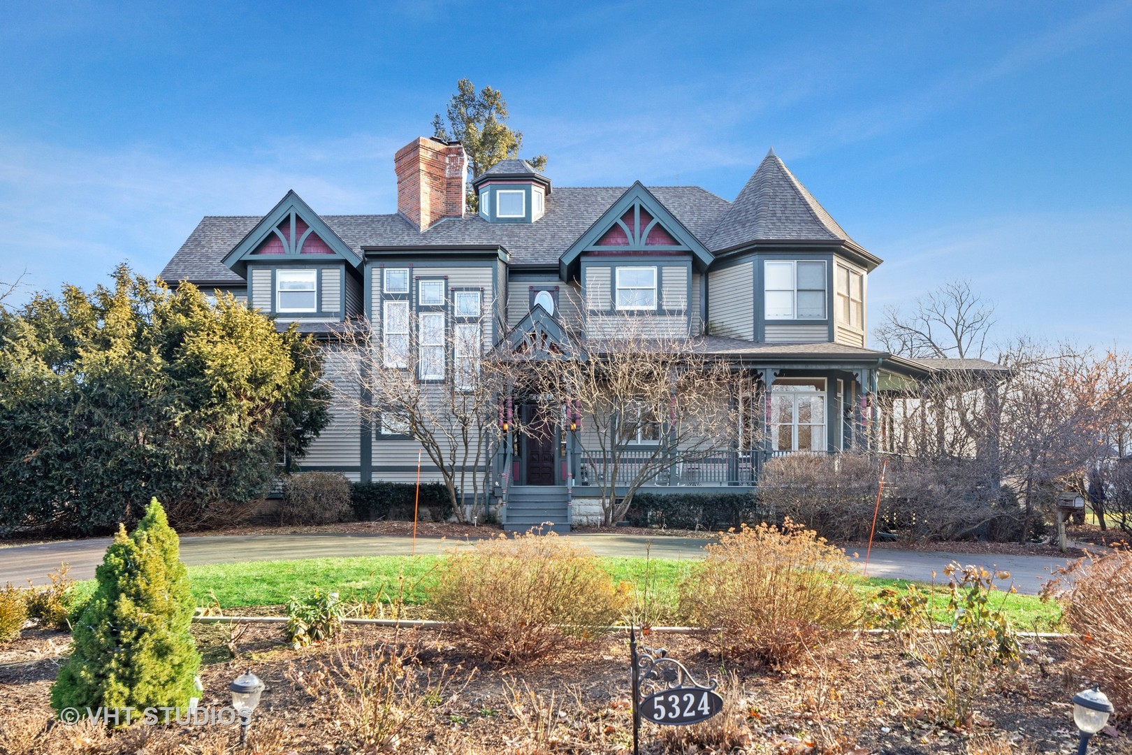 5324 Turvey Court Downers Grove, IL 60515 - Photo 27 of 27 a front view of a house with a yard