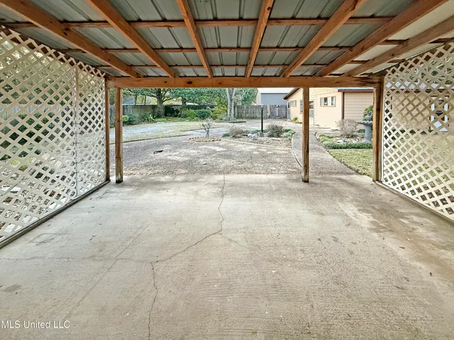 $2,350 | 311 Holcomb Boulevard, Ocean Springs, MS 39564