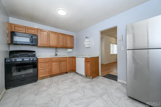 $3,050 | 186 Central Avenue, Edison, NJ 08817