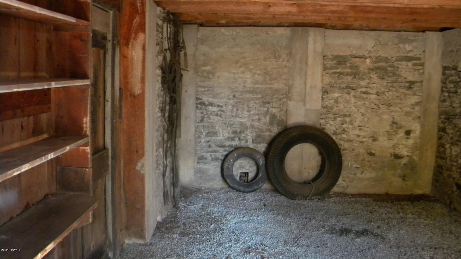 997 Towpath Road Hawley, PA 18428 - Photo 34 of 37 36-Garage