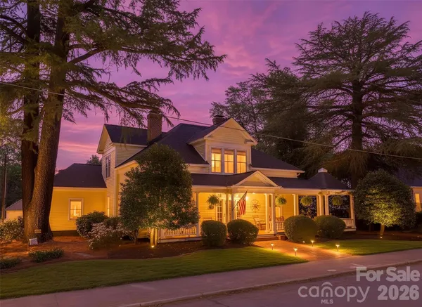 $549,000 | 8 Vance Street, Lexington, NC 27292