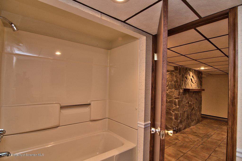 8 Leggs Road Moscow, PA 18444 - Photo 36 of 53 Gallery Image 36