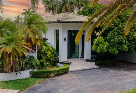 $16,900 | 7300 Southwest 77th Avenue, Miami, FL 33143