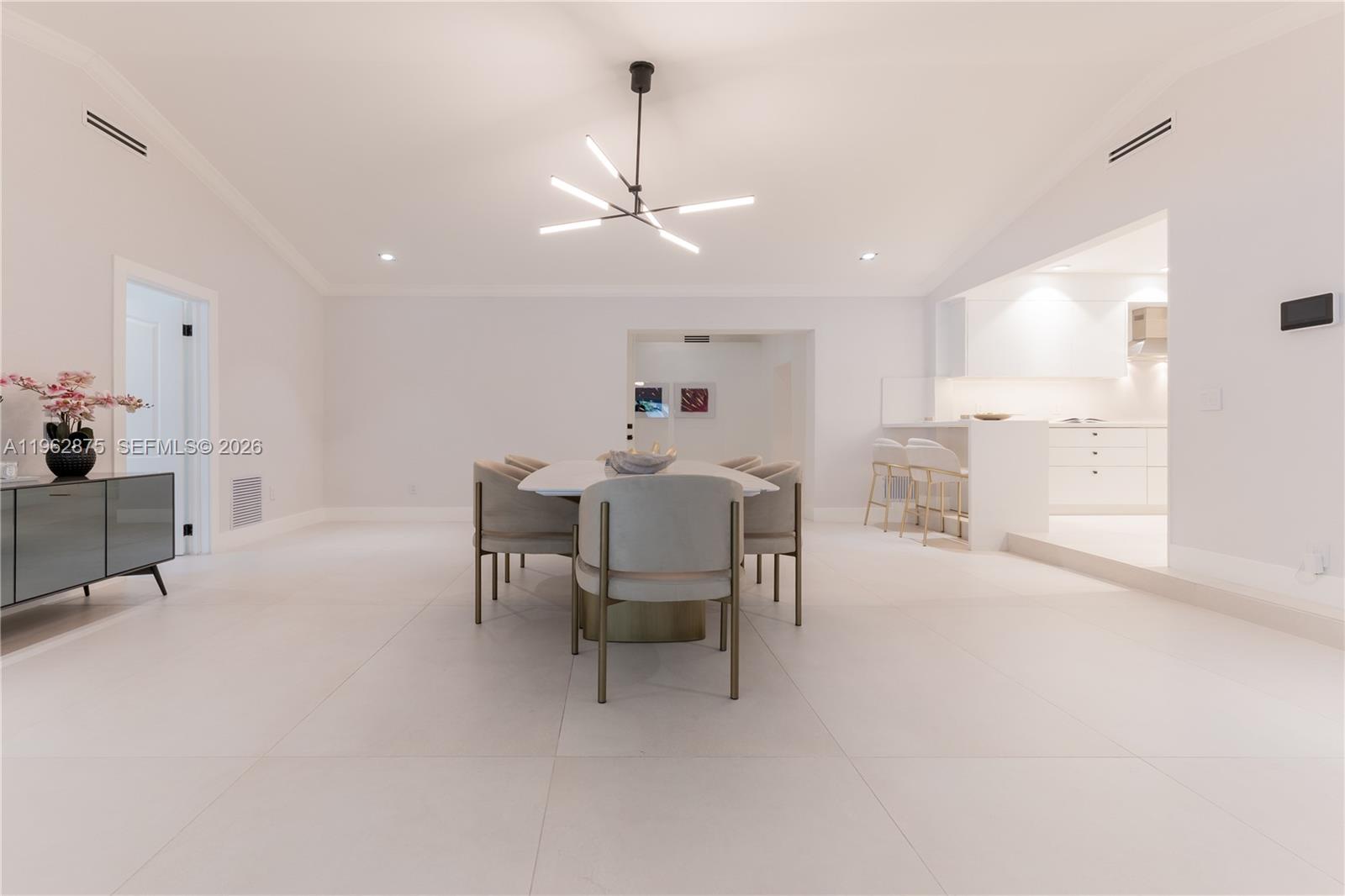 7300 Southwest 77th Avenue Miami, FL 33143 - Photo 11 of 48
