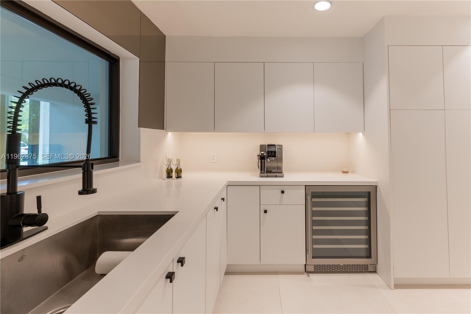 7300 Southwest 77th Avenue Miami, FL 33143 - Photo 16 of 48