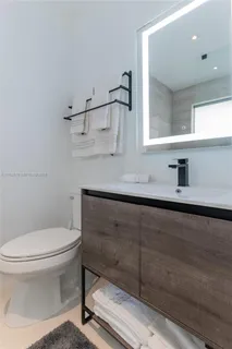 $16,900 | 7300 Southwest 77th Avenue, Miami, FL 33143