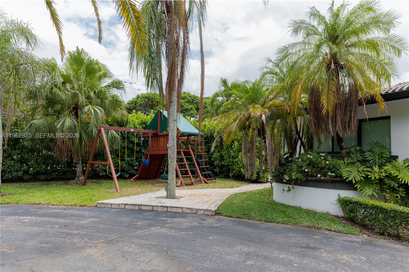 7300 Southwest 77th Avenue Miami, FL 33143 - Photo 47 of 48