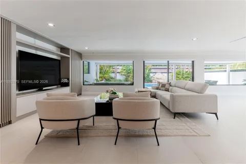 $16,900 | 7300 Southwest 77th Avenue, Miami, FL 33143