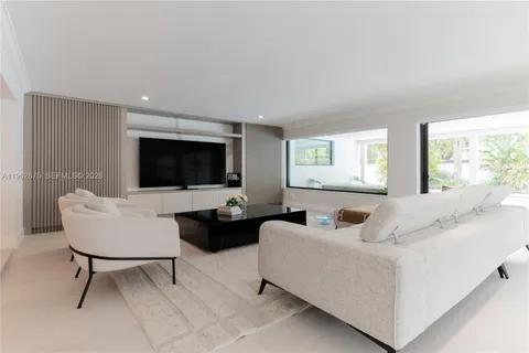 $16,900 | 7300 Southwest 77th Avenue, Miami, FL 33143