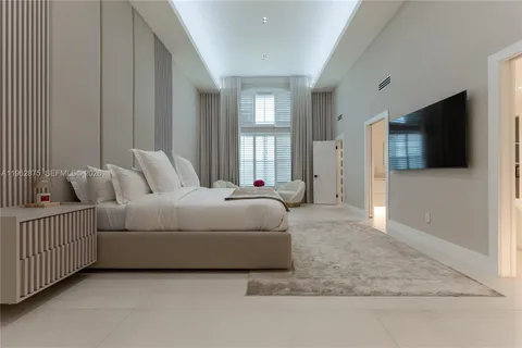 $16,900 | 7300 Southwest 77th Avenue, Miami, FL 33143