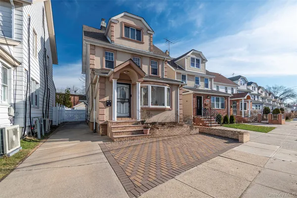 $899,000 | 230-15 88th Avenue | Bellerose