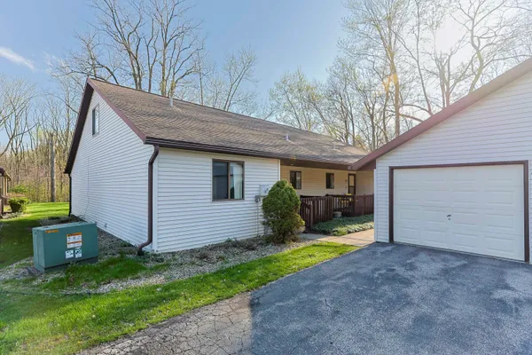 $197,000 | 208 Christiana Drive, Niles, MI 49120