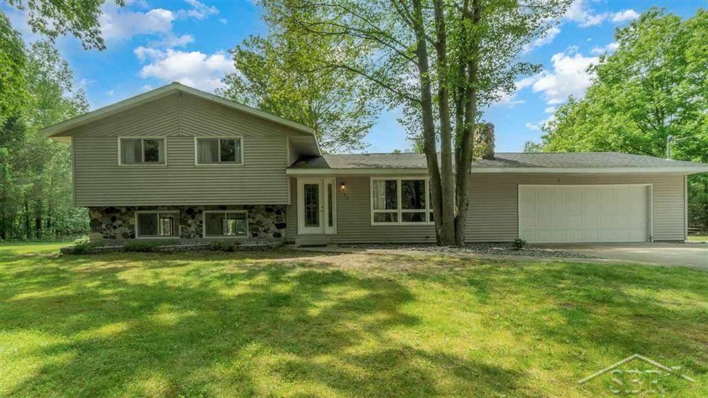 2198 South Porter Road Midland, MI 48640 - Photo 2 of 35