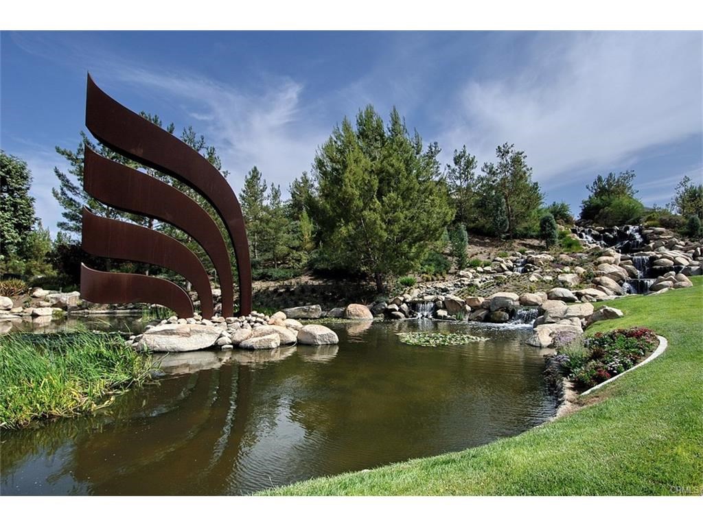 32184 Corte Daroca Temecula, CA 92592 - Photo 10 of 10 a view of a lake with houses