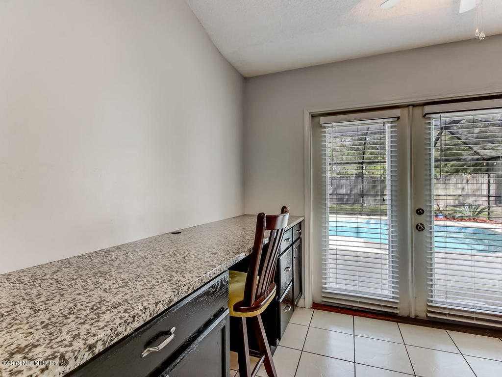 2651 Aldersgate Road Jacksonville, FL 32226 - Photo 17 of 40 Kitchen