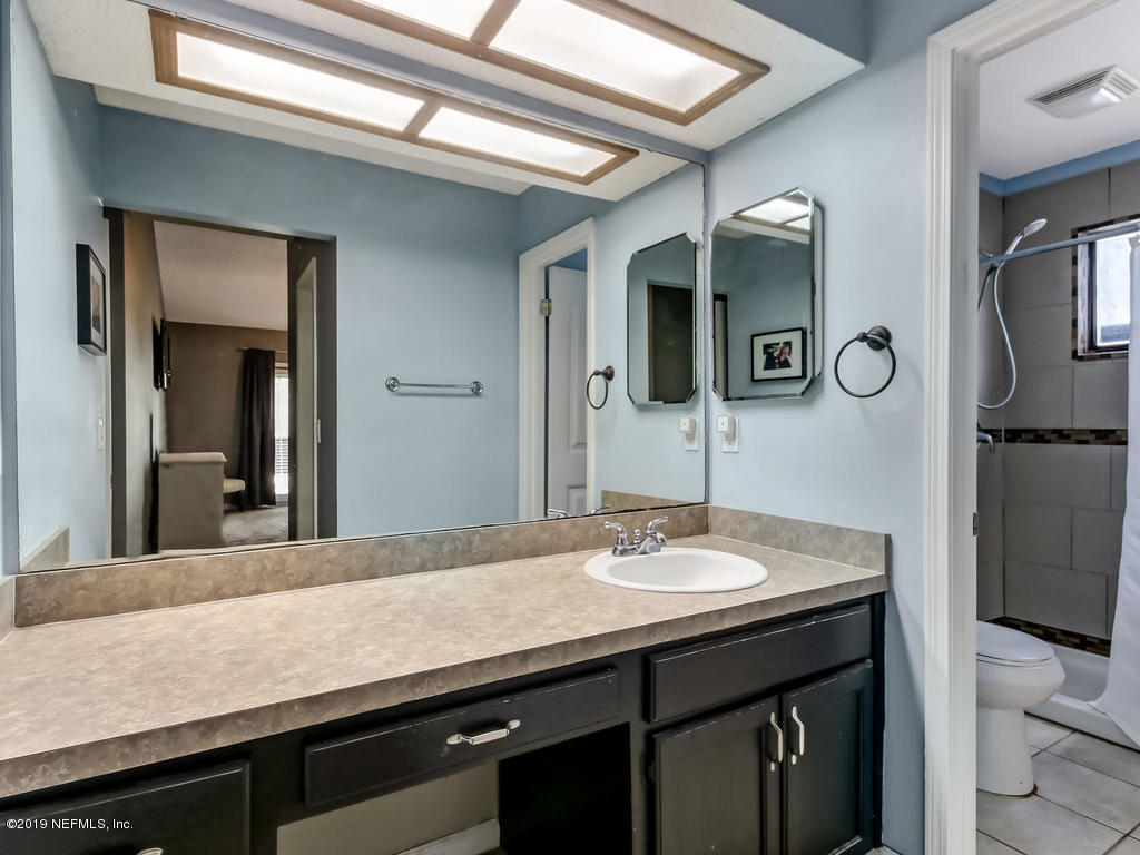 2651 Aldersgate Road Jacksonville, FL 32226 - Photo 22 of 40 Master Bathroom