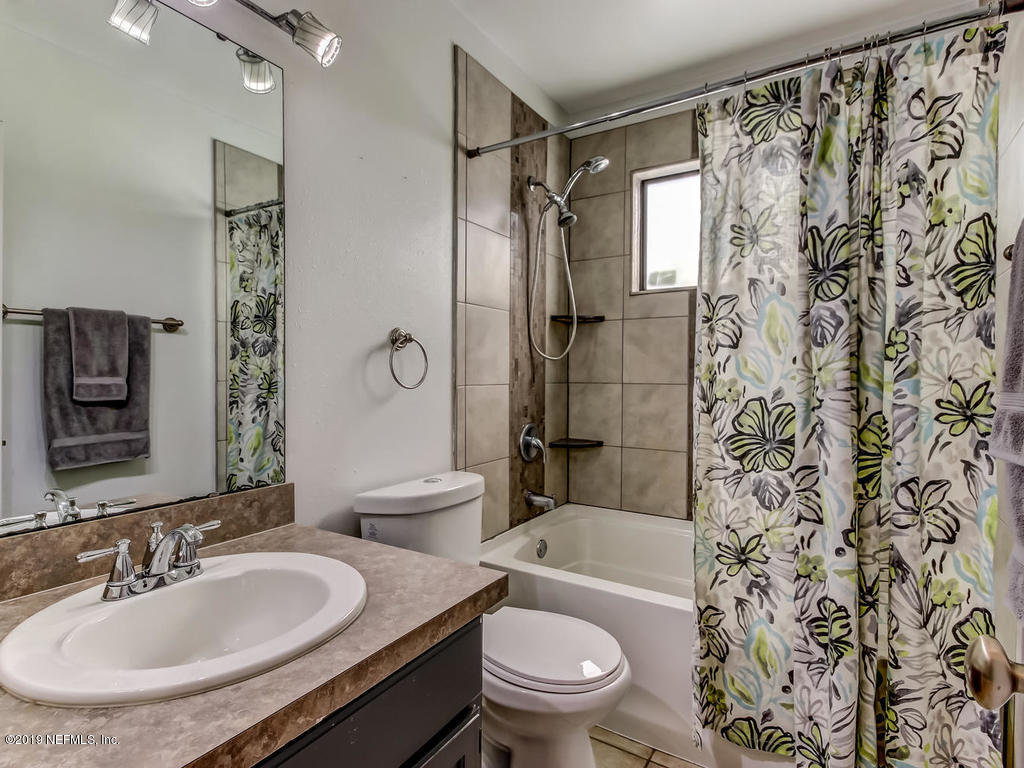 2651 Aldersgate Road Jacksonville, FL 32226 - Photo 25 of 40 Guest Bathroom