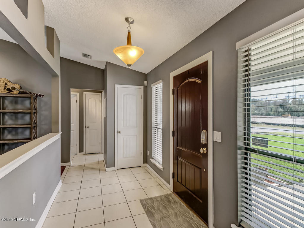 2651 Aldersgate Road Jacksonville, FL 32226 - Photo 7 of 40 Foyer