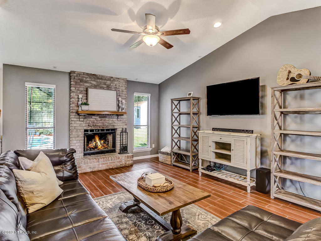 2651 Aldersgate Road Jacksonville, FL 32226 - Photo 8 of 40 Living Room