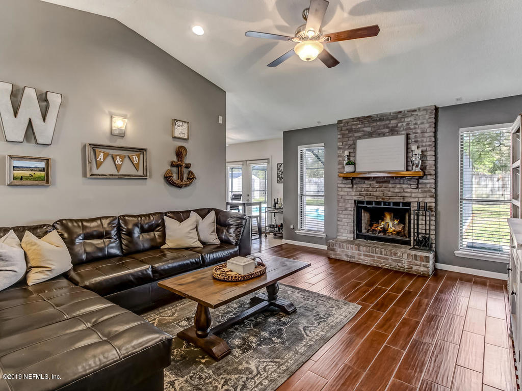2651 Aldersgate Road Jacksonville, FL 32226 - Photo 9 of 40 Living Room