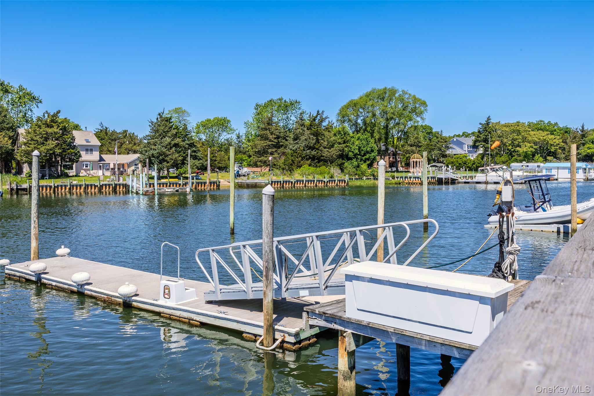 81 Beach Road Aquebogue, NY 11901 - Photo 4 of 50