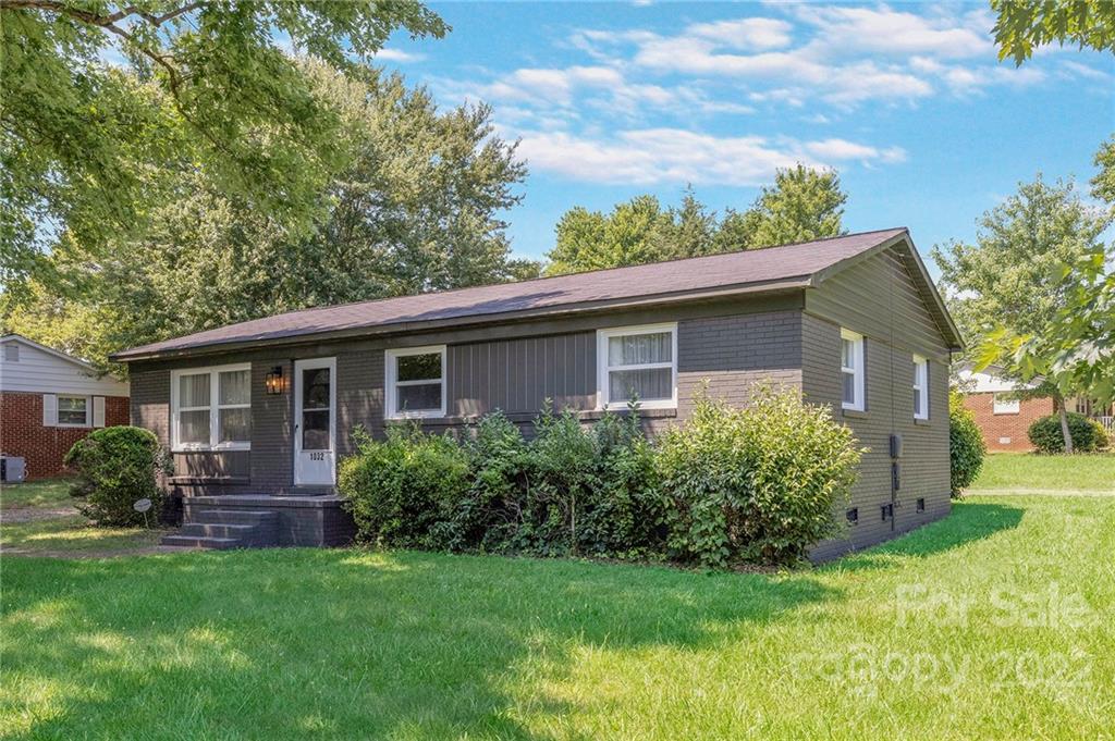 1032 Clanton Road Charlotte, NC 28217 - Photo 1 of 24 Gallery Image 1