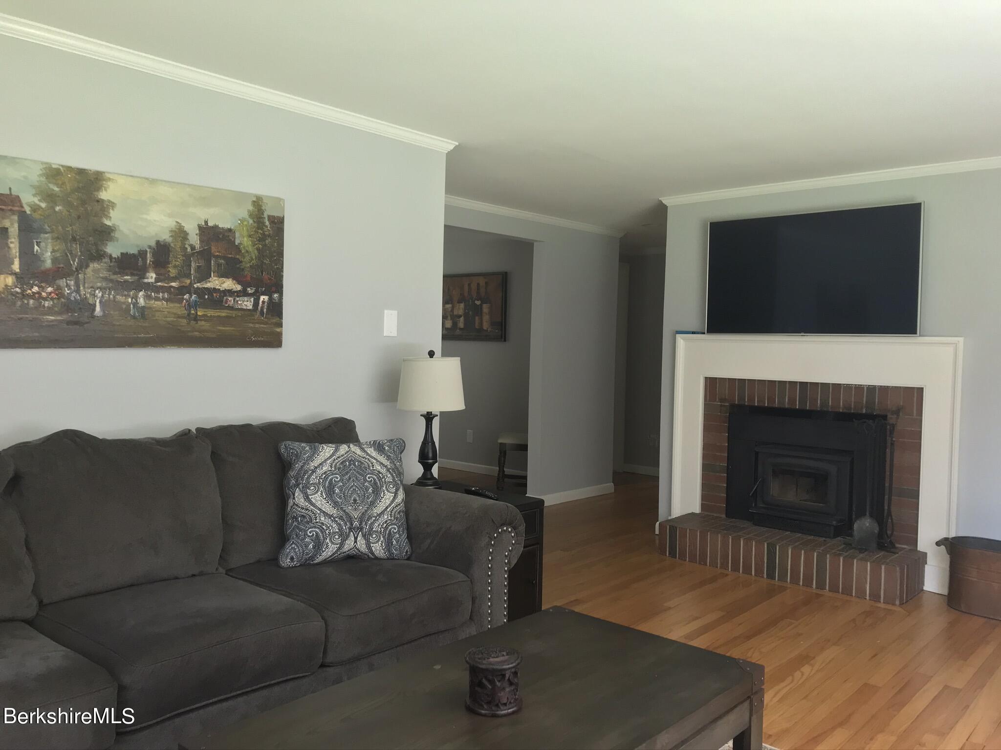 375 Salmon Kill Road Salisbury, CT 06039 - Photo 4 of 17 4