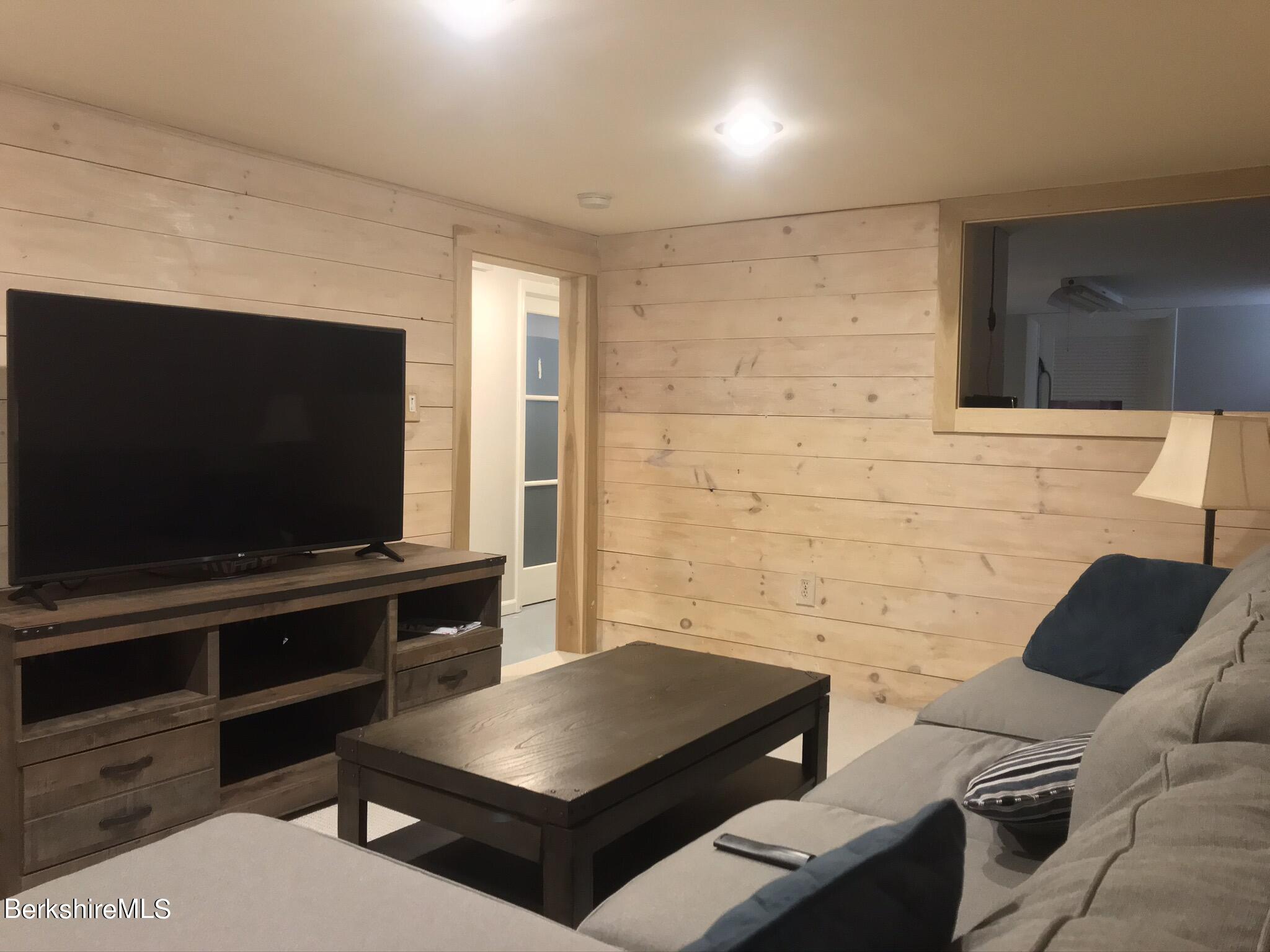 375 Salmon Kill Road Salisbury, CT 06039 - Photo 10 of 17 10