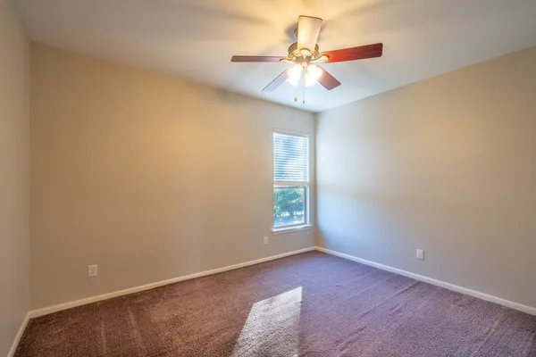 $2,600 | 138 Magnolia Grove Lane, Conroe, TX 77384
