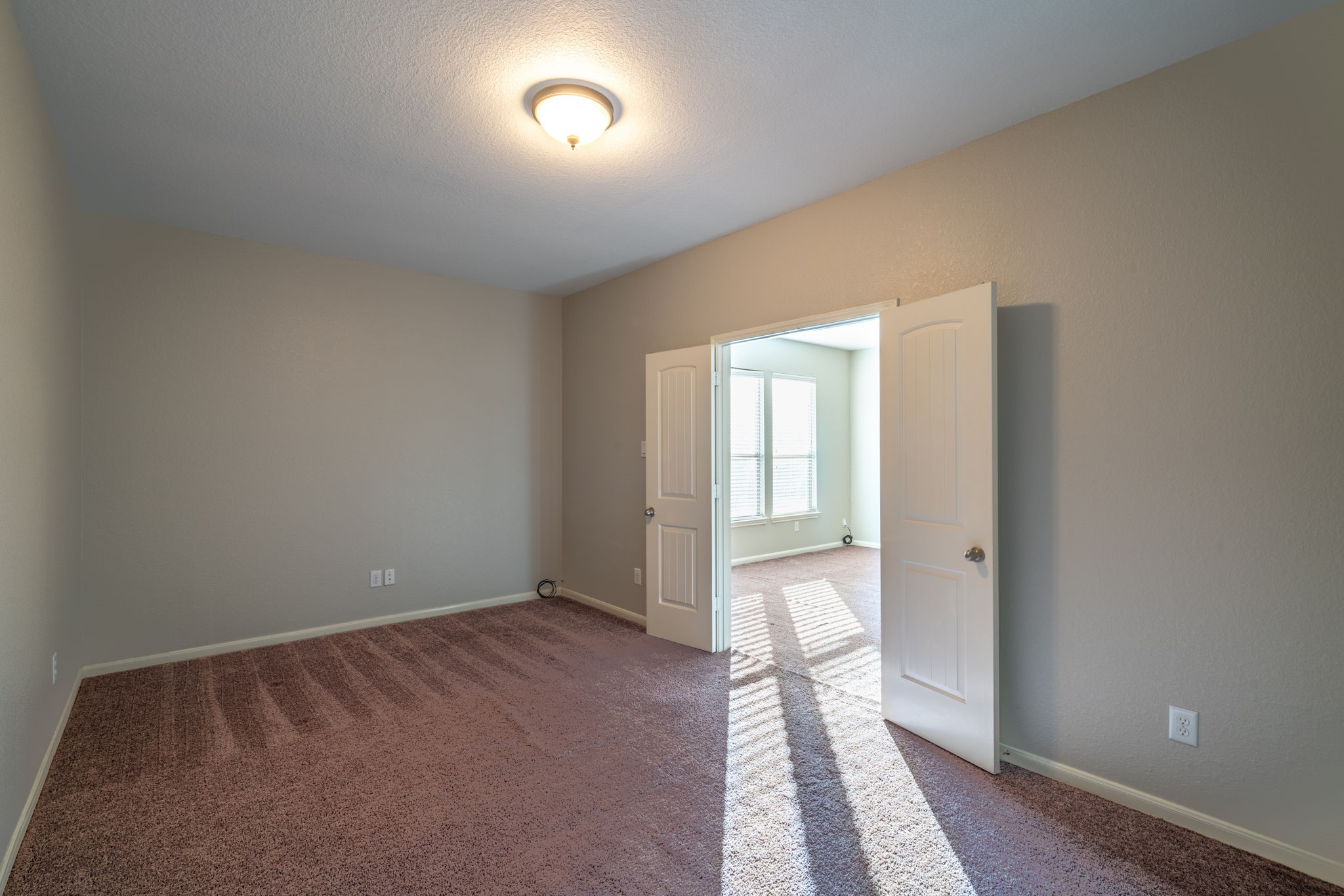 138 Magnolia Grove Lane Conroe, TX 77384 - Photo 35 of 43 an empty room with windows