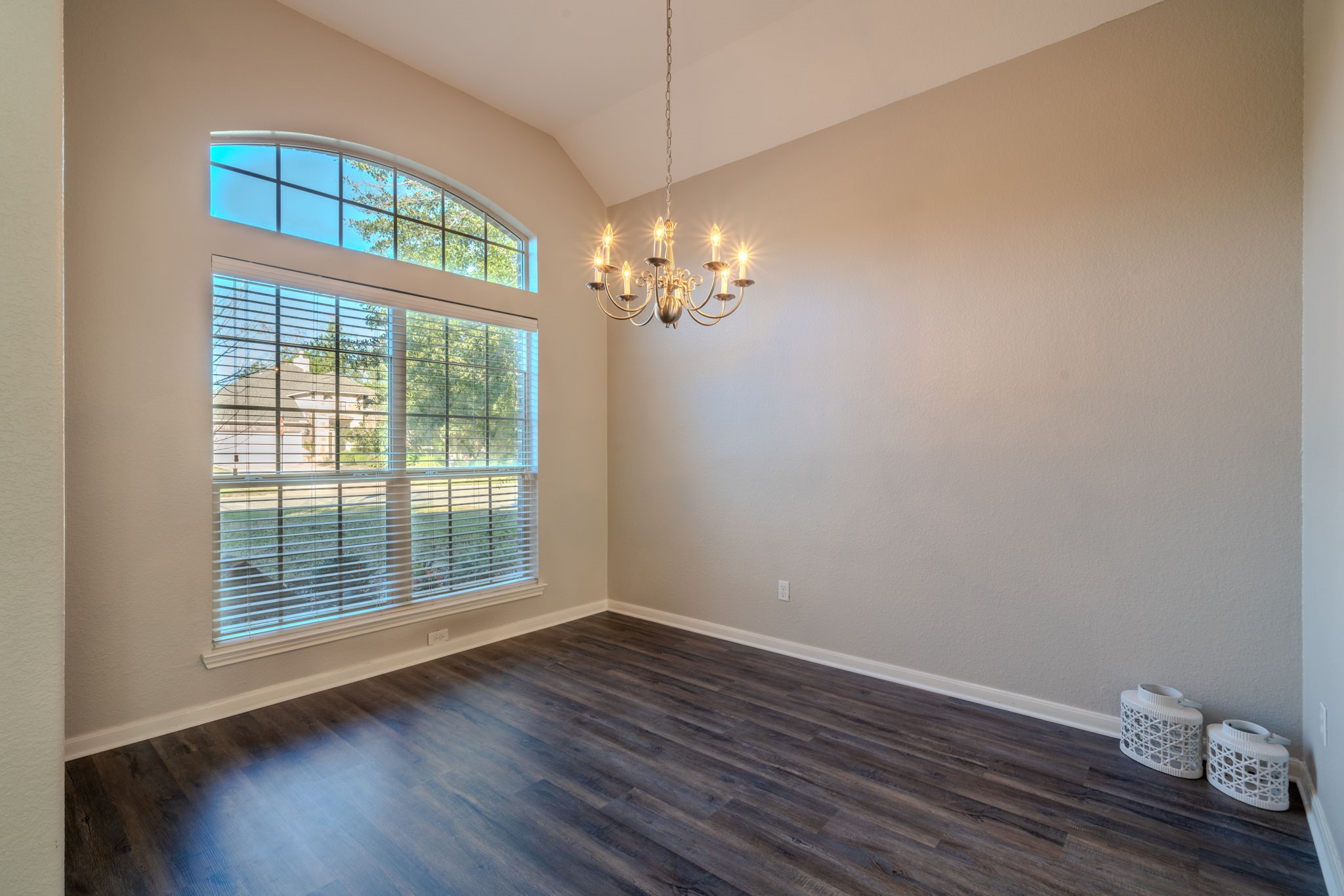 138 Magnolia Grove Lane Conroe, TX 77384 - Photo 5 of 43 a view of livingroom with hardwood floor and hallway