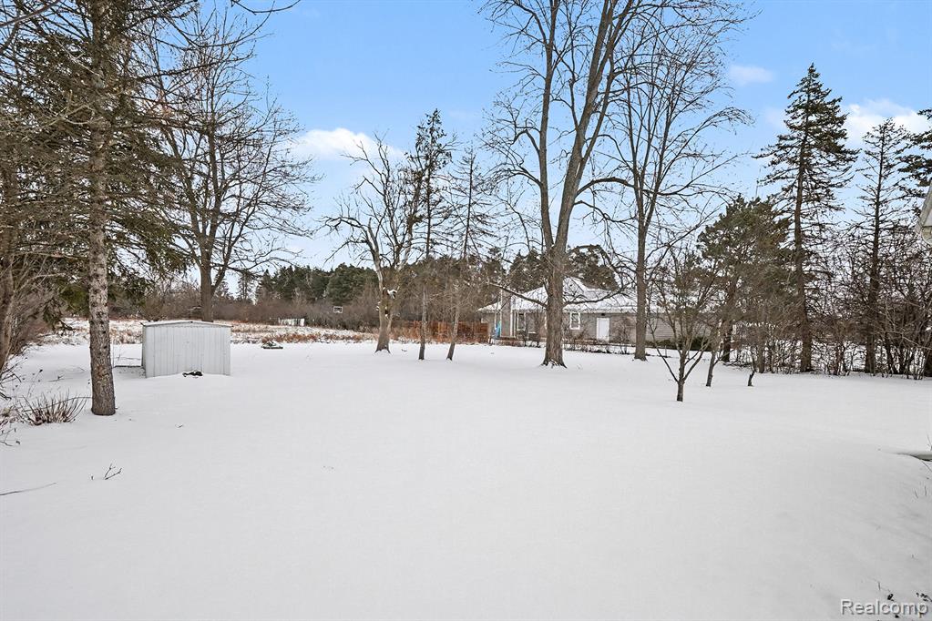 835 East Square Lake Road Troy, MI 48085 - Photo 28 of 32 Gallery Image 28