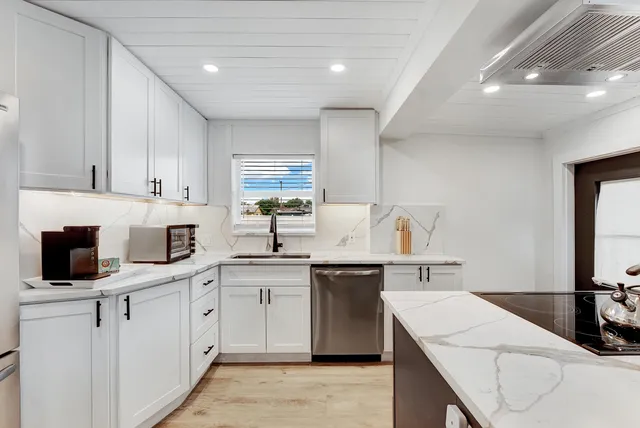 $4,500 | 320 Northwest 3rd Avenue, Delray Beach, FL 33444