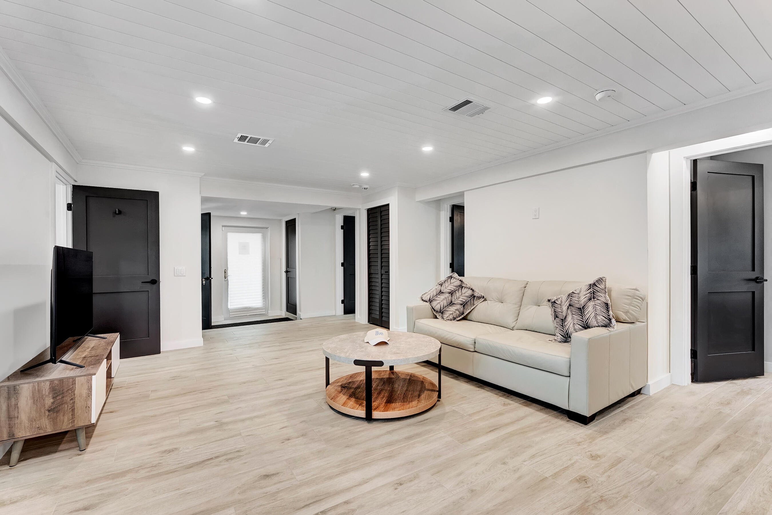 320 Northwest 3rd Avenue Delray Beach, FL 33444 - Photo 18 of 28 Living